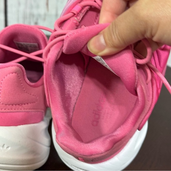 Adidas Ozweego women’s Pink Sneakers Size 7 EUC - Picture 9 of 16